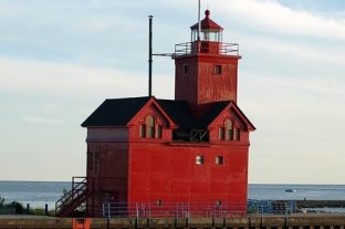 Holland, Michigan | Big Red Lighthouse